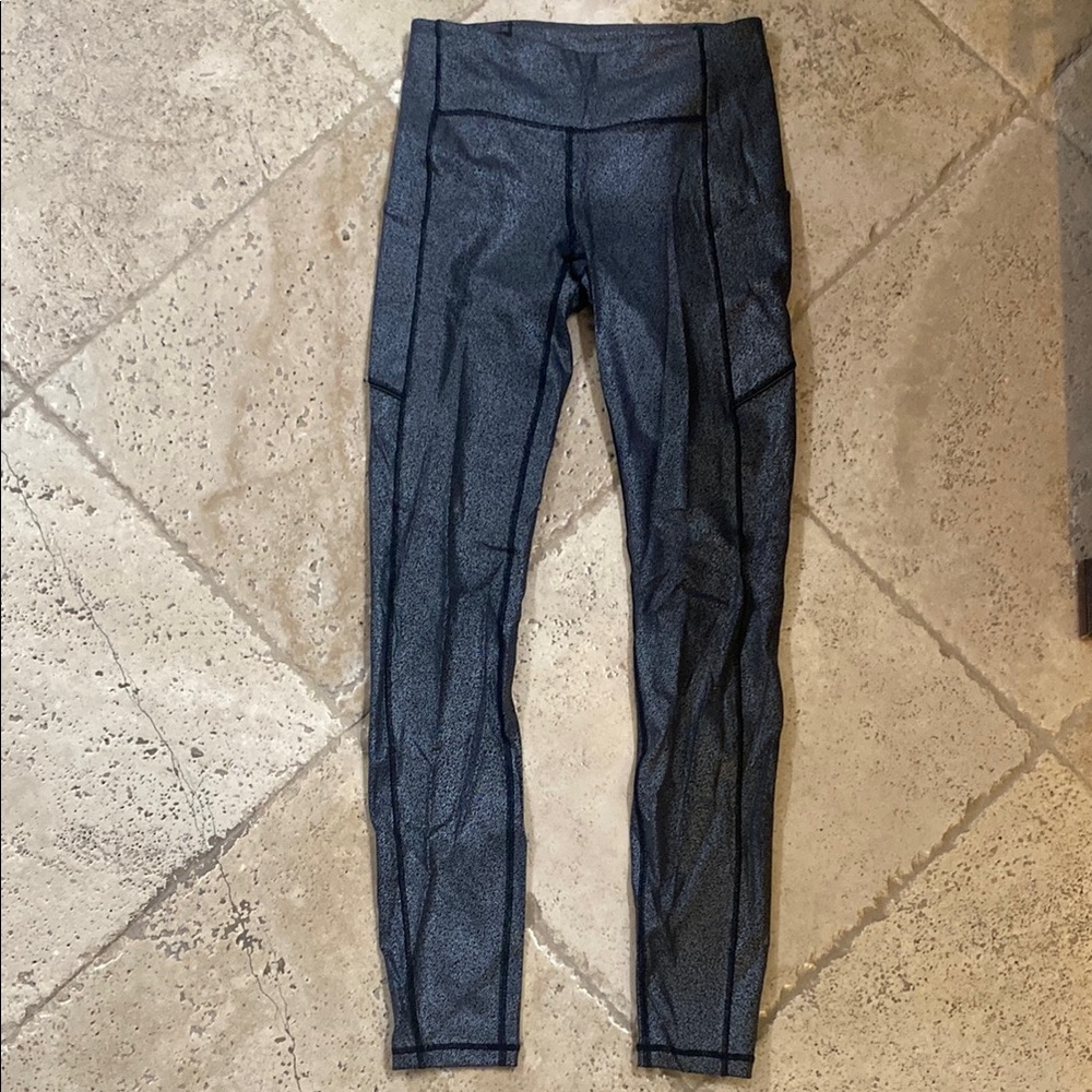 Lululemon black Shimmer Leggings sz 4